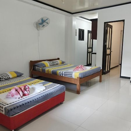 Riverside At Aninuan Accommodation And Food Puerto Galera Buitenkant foto