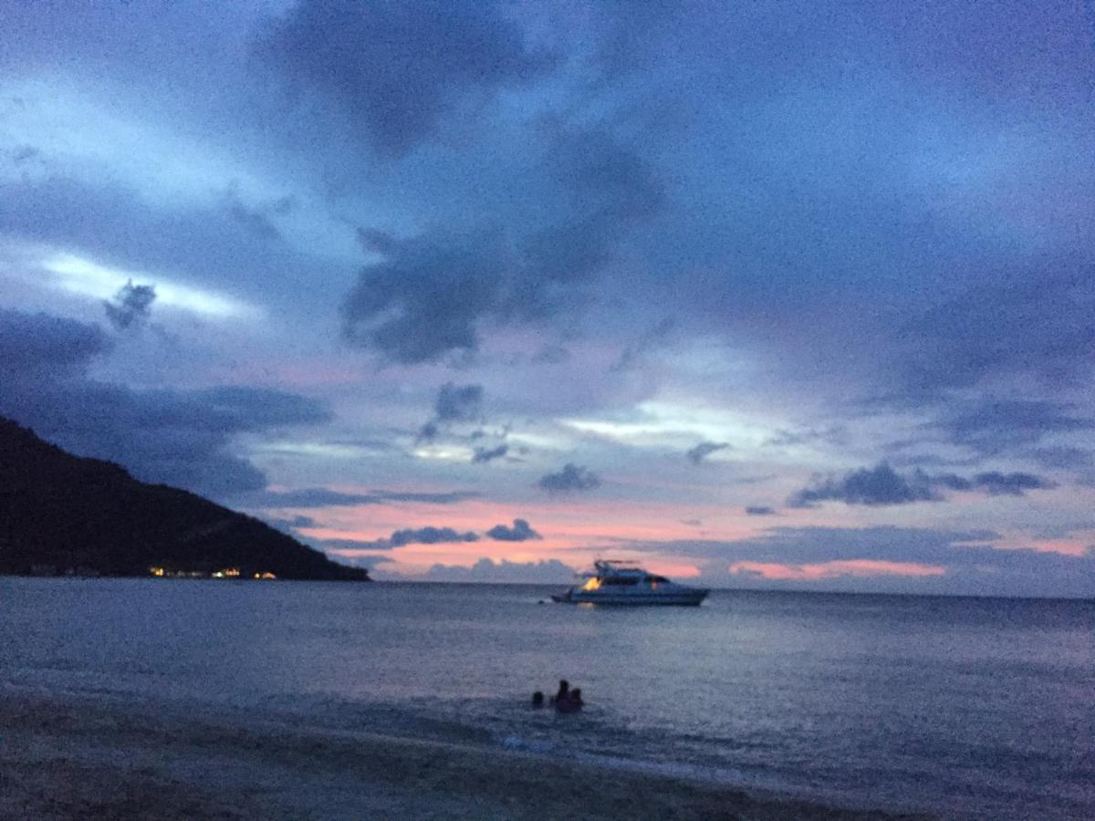 Riverside At Aninuan Accommodation And Food Puerto Galera Buitenkant foto