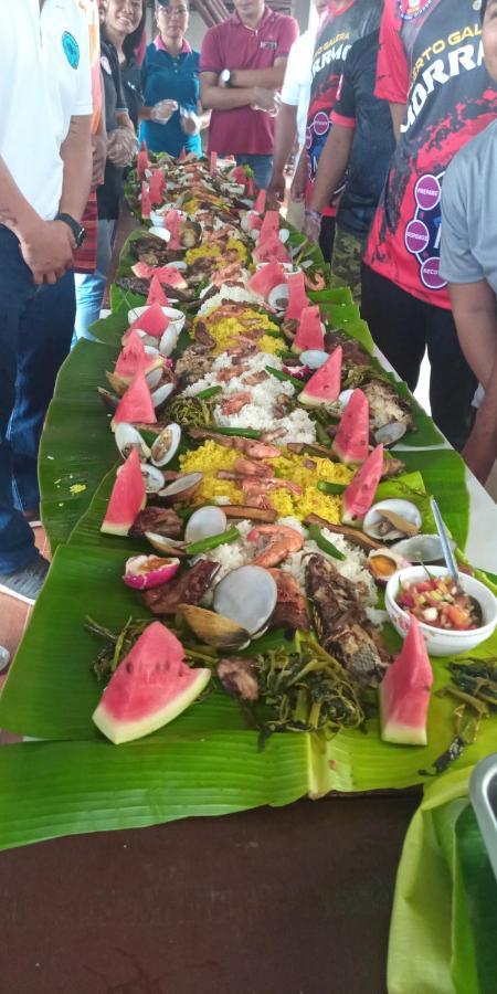 Riverside At Aninuan Accommodation And Food Puerto Galera Buitenkant foto