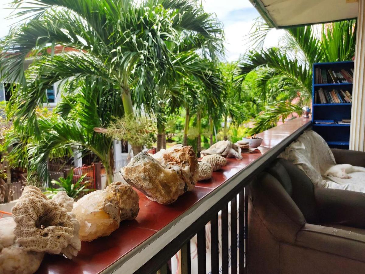 Riverside At Aninuan Accommodation And Food Puerto Galera Buitenkant foto
