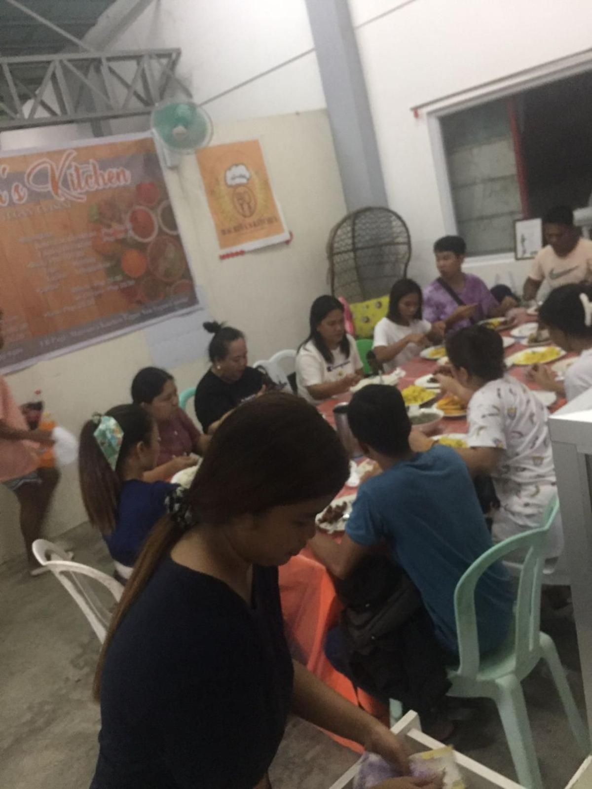 Riverside At Aninuan Accommodation And Food Puerto Galera Buitenkant foto