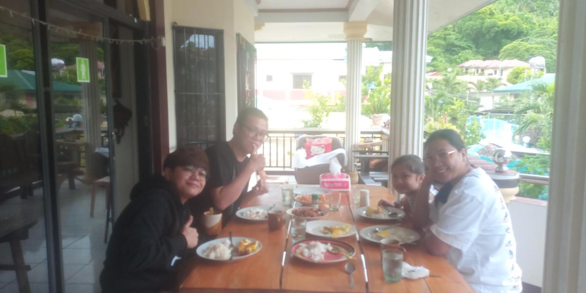 Riverside At Aninuan Accommodation And Food Puerto Galera Buitenkant foto