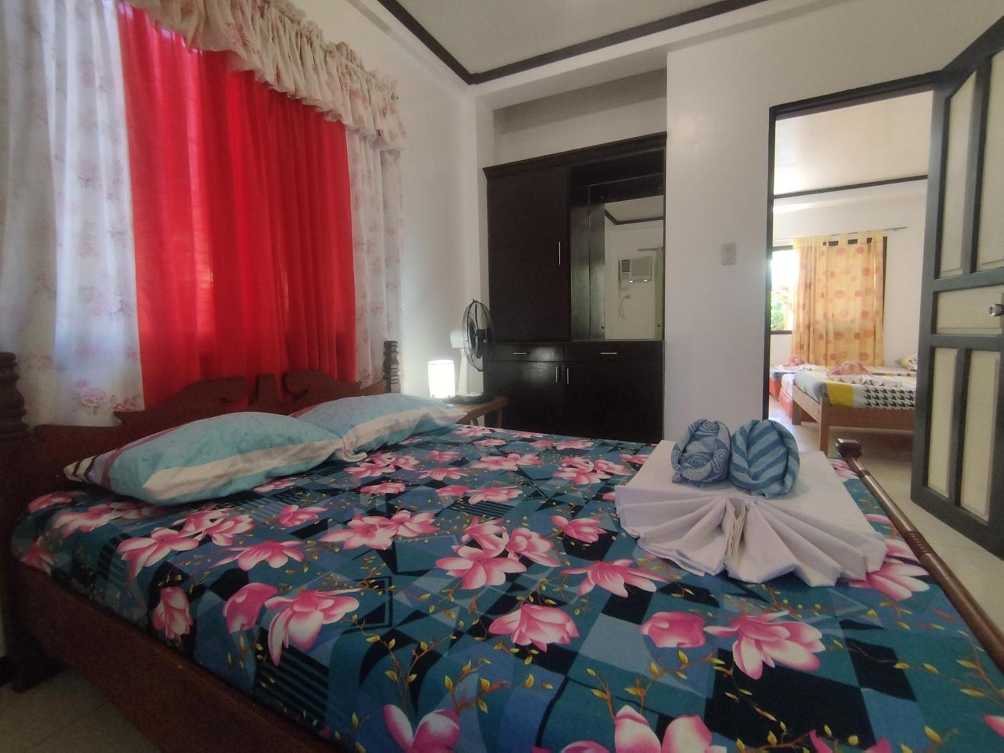 Riverside At Aninuan Accommodation And Food Puerto Galera Buitenkant foto