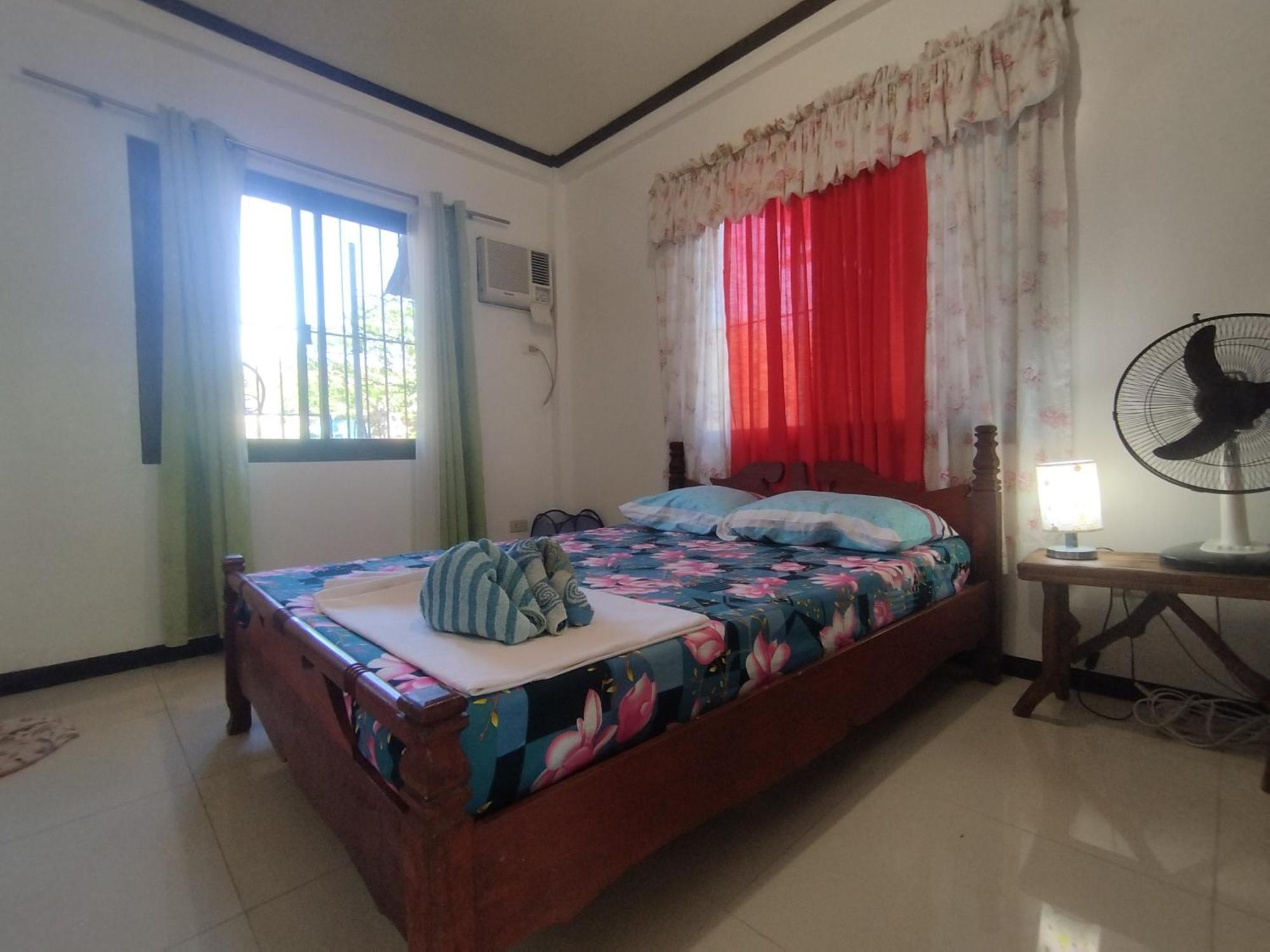 Riverside At Aninuan Accommodation And Food Puerto Galera Buitenkant foto