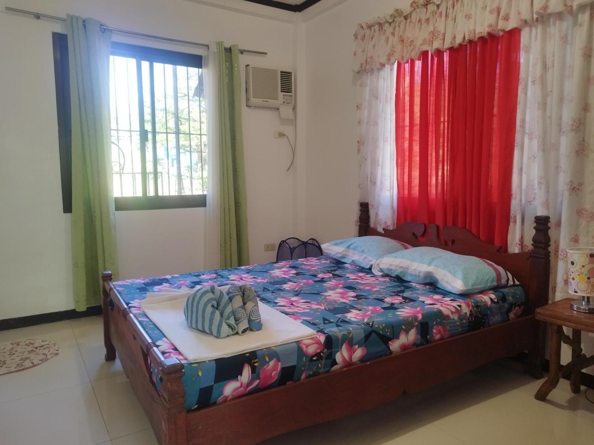 Riverside At Aninuan Accommodation And Food Puerto Galera Buitenkant foto